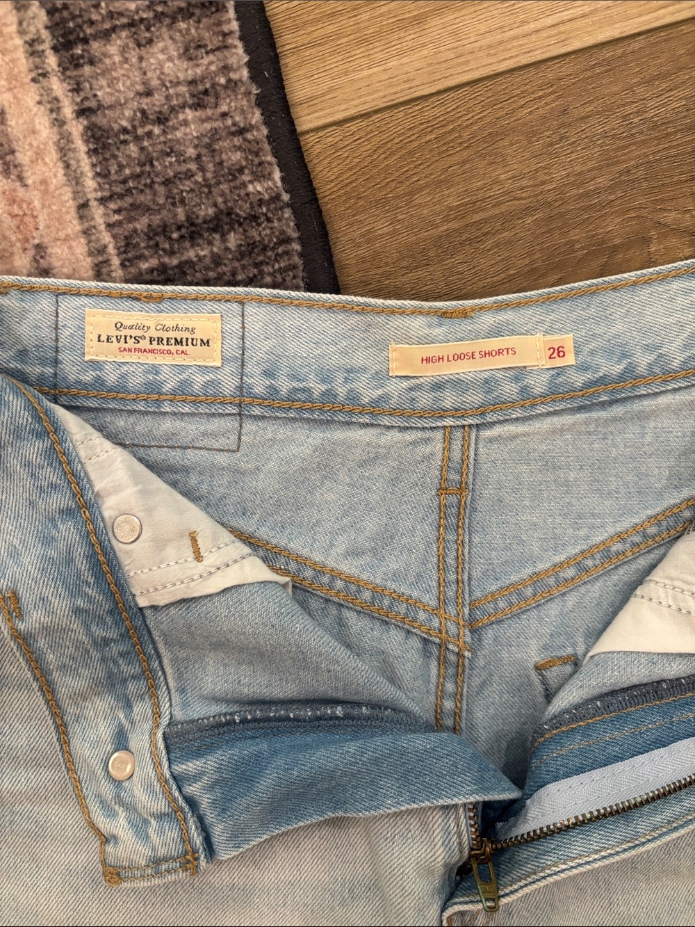Levi's Light Wash Denim Jean Shorts - Picture 4 of 4